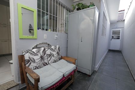 Corredor e Churrasqueira de casa à venda com 2 quartos, 90m² em Jardim Guarará, Santo André