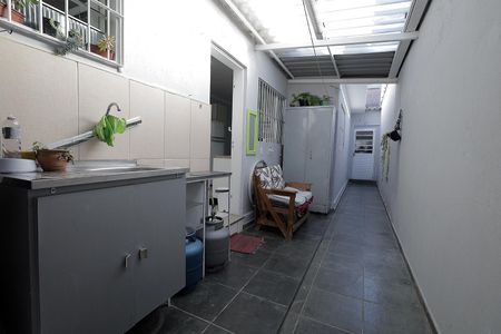 Casa à venda com 90m², 2 quartos e 2 vagasCorredor e Churrasqueira