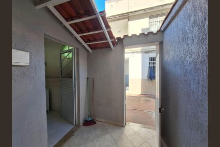 Vista da Sala de casa de condomínio para alugar com 2 quartos, 80m² em Santa Rosa, Niterói