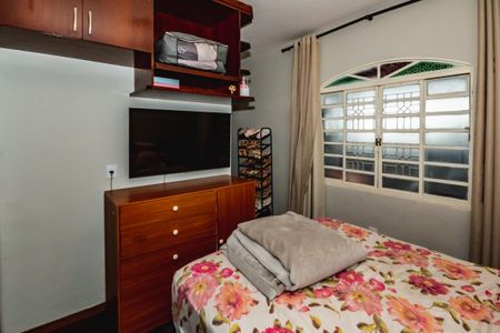 Casa à venda com 3 quartos, 375m² em São João Batista, Belo Horizonte
