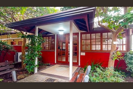 Casa de condomínio à venda com 101m², 3 quartos e 1 vaga