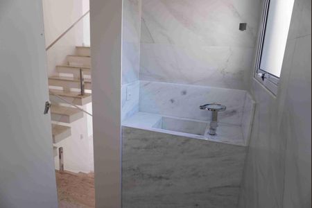 Casa de condomínio à venda com 470m², 4 quartos e 4 vagasLavabo