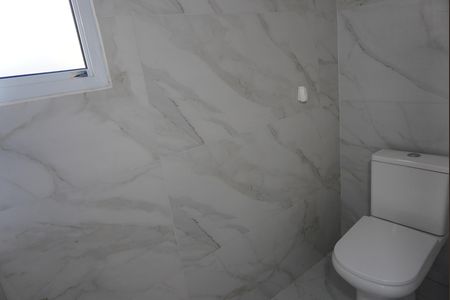 Casa de condomínio à venda com 470m², 4 quartos e 4 vagasLavabo