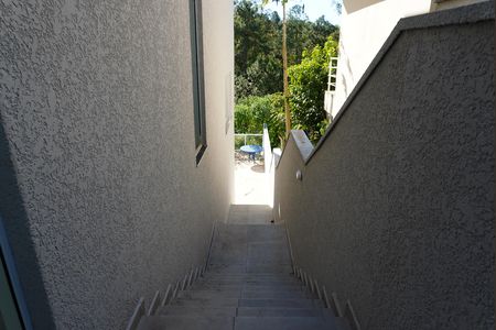Casa de condomínio à venda com 470m², 4 quartos e 4 vagasEscada