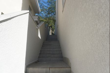 Casa de condomínio à venda com 470m², 4 quartos e 4 vagasEscada
