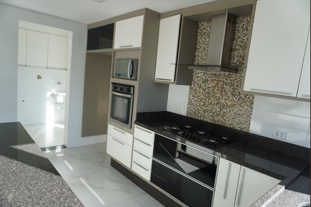 Cozinha de casa de condomínio à venda com 4 quartos, 470m² em Suru, Barueri