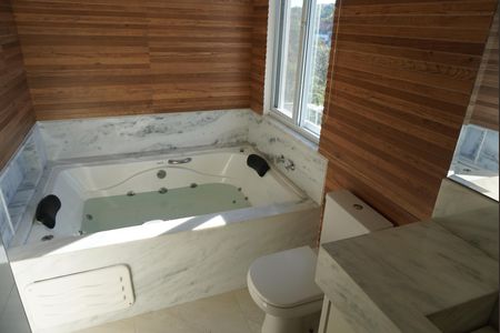 Casa de condomínio à venda com 470m², 4 quartos e 4 vagasBanheiro da Suíte 3