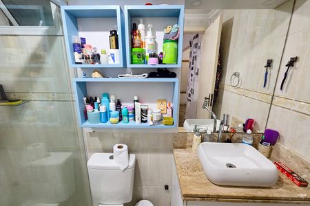 Banheiro da Suíte 2 de apartamento para alugar com 3 quartos, 156m² em Guilhermina, Praia Grande
