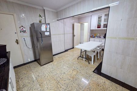 Cozinha de apartamento para alugar com 3 quartos, 156m² em Guilhermina, Praia Grande