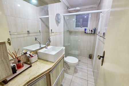 Apartamento para alugar com 156m², 3 quartos e 2 vagas Apartamento para alugar com 156m², 3 quartos e 2 vagasBanheiro da Suíte 1