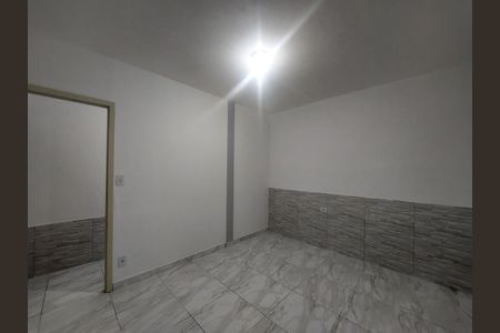 Quarto 1 de casa para alugar com 2 quartos, 120m² em Jardim Reimberg, São Paulo