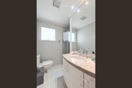 Apartamento à venda com 128m², 4 quartos e 2 vagas Apartamento à venda com 128m², 4 quartos e 2 vagasBanheiro Social