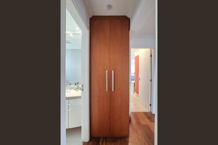 Apartamento à venda com 128m², 4 quartos e 2 vagas Apartamento à venda com 128m², 4 quartos e 2 vagasBanheiro Social