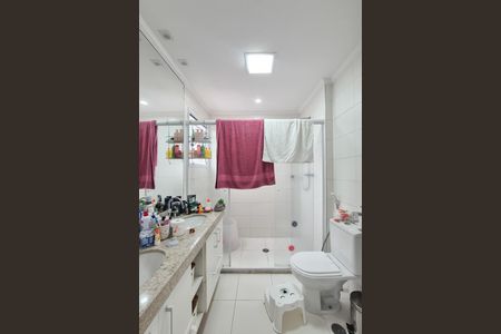 Apartamento à venda com 128m², 4 quartos e 2 vagas Apartamento à venda com 128m², 4 quartos e 2 vagasBanheiro da Suíte 1