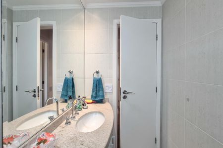 Apartamento à venda com 128m², 4 quartos e 2 vagas Apartamento à venda com 128m², 4 quartos e 2 vagasBanheiro Social