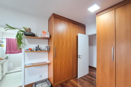 Apartamento à venda com 128m², 4 quartos e 2 vagas Apartamento à venda com 128m², 4 quartos e 2 vagassuíte 1