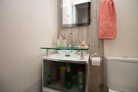 Casa à venda com 250m², 3 quartos e 4 vagas Casa à venda com 250m², 3 quartos e 4 vagasBanheiro Social