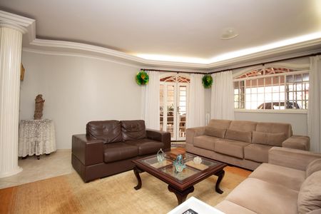 Casa à venda com 250m², 3 quartos e 4 vagas Casa à venda com 250m², 3 quartos e 4 vagasSala 1
