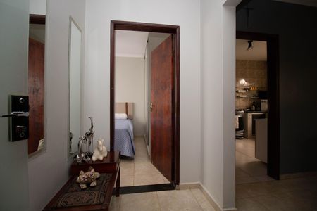 Casa à venda com 250m², 3 quartos e 4 vagas Casa à venda com 250m², 3 quartos e 4 vagasCorredor