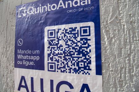Casa à venda com 250m², 3 quartos e 4 vagas Casa à venda com 250m², 3 quartos e 4 vagasPlaca
