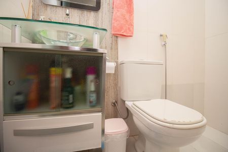 Casa à venda com 250m², 3 quartos e 4 vagas Casa à venda com 250m², 3 quartos e 4 vagasBanheiro Social
