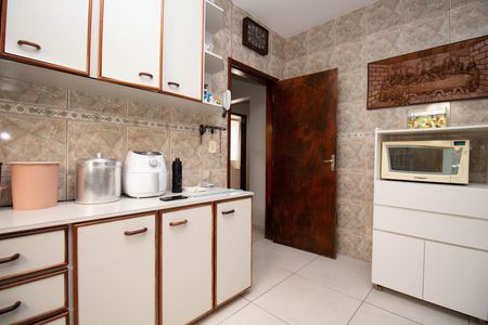 Casa à venda com 250m², 3 quartos e 4 vagas Casa à venda com 250m², 3 quartos e 4 vagasCozinha