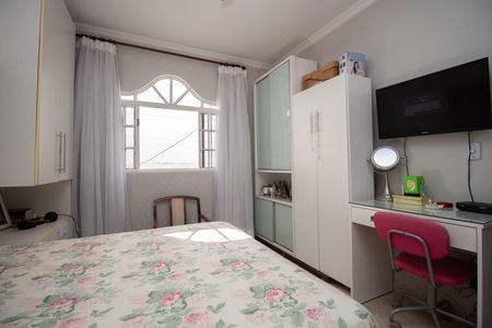 Casa à venda com 250m², 3 quartos e 4 vagas Casa à venda com 250m², 3 quartos e 4 vagasQuarto