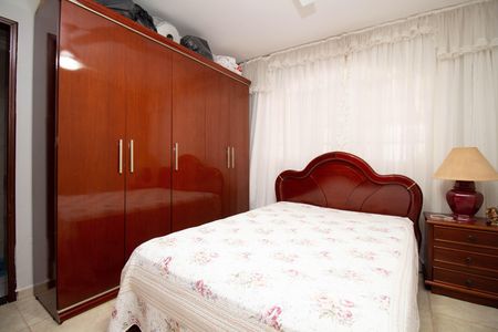 Casa à venda com 250m², 3 quartos e 4 vagas Casa à venda com 250m², 3 quartos e 4 vagasSuíte 2