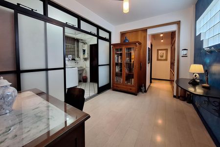 Sala 2 de apartamento à venda com 3 quartos, 148m² em Icaraí, Niterói
