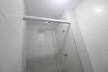 Banheiro da suíte de apartamento para alugar com 1 quarto, 27m² em Jardim Cidalia, São Paulo
