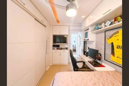 Apartamento à venda com 3 quartos, 190m² em Icaraí, Niterói