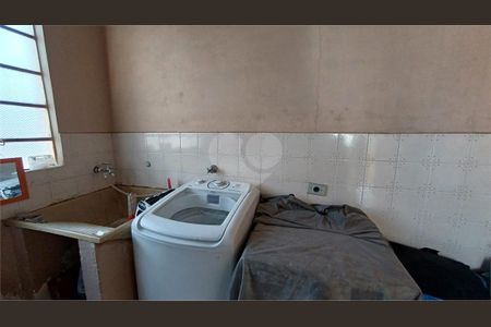 Casa à venda com 3 quartos, 196m² em Vila Boacava, São Paulo