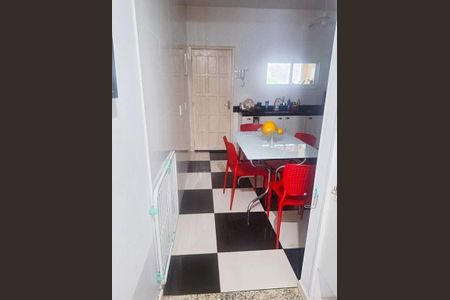 Casa à venda com 3 quartos, 120m² em Maceio, Niterói