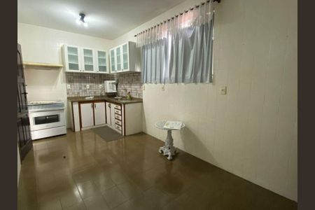 Casa à venda com 166m², 3 quartos e 5 vagas