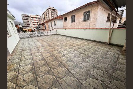 Casa à venda com 110m², 3 quartos e 40 vagas