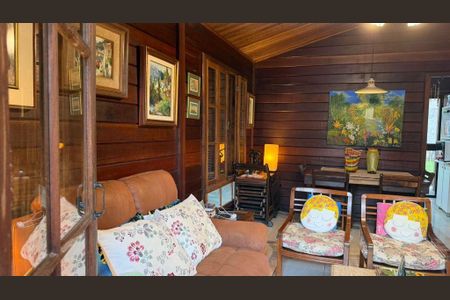 Casa à venda com 130m², 2 quartos e 5 vagas