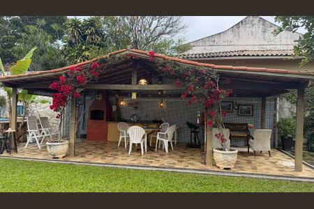 Casa à venda com 130m², 2 quartos e 5 vagas