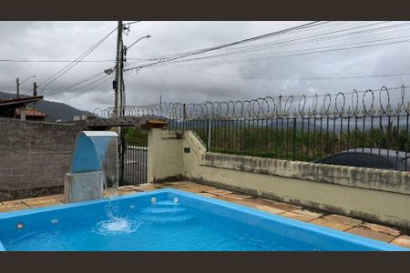 Casa à venda com 130m², 2 quartos e 5 vagas