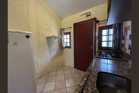 Cozinha  de casa de condomínio para alugar com 1 quarto, 75m² em Barra da Lagoa, Florianópolis