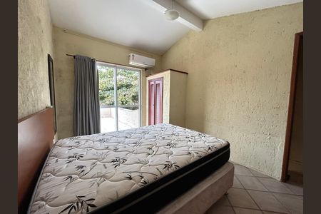 Quarto de casa de condomínio para alugar com 1 quarto, 75m² em Barra da Lagoa, Florianópolis