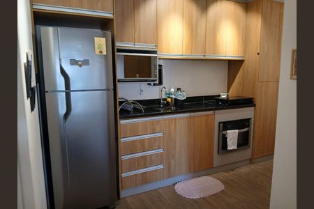 Cozinha de apartamento para alugar com 1 quarto, 40m² em Sumarezinho, São Paulo