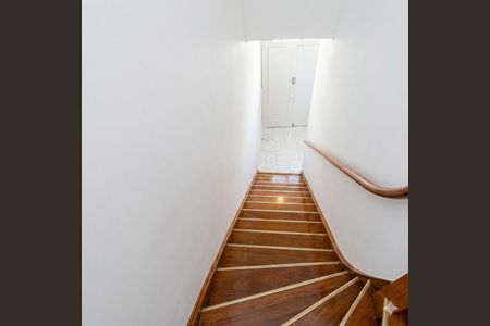 Casa à venda com 200m², 2 quartos e 1 vaga