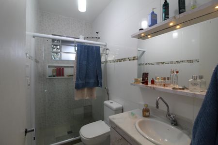 Casa de condomínio à venda com 300m², 3 quartos e sem vagaBanheiro