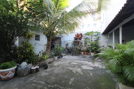 Casa de condomínio à venda com 300m², 3 quartos e sem vagaQuintal