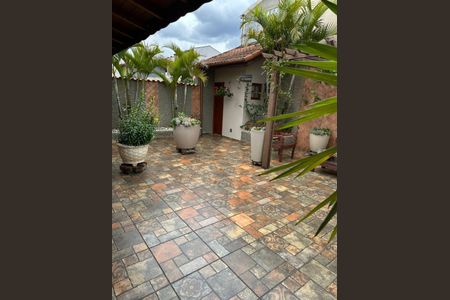 Casa à venda com 300m², 3 quartos e sem vaga