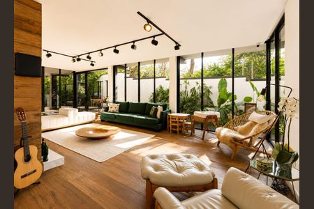 Casa à venda com 5 quartos, 500m² em Vila Alexandria, São Paulo