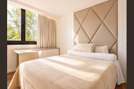 Casa à venda com 5 quartos, 500m² em Vila Alexandria, São Paulo