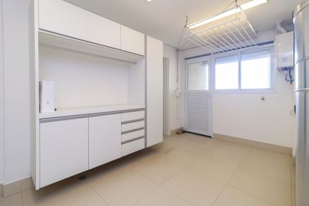 Apartamento à venda com 350m², 4 quartos e 5 vagas Apartamento à venda com 350m², 4 quartos e 5 vagasÁrea de Serviço