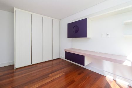 Apartamento à venda com 350m², 4 quartos e 5 vagas Apartamento à venda com 350m², 4 quartos e 5 vagasSuíte 2