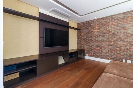 Apartamento à venda com 350m², 4 quartos e 5 vagas Apartamento à venda com 350m², 4 quartos e 5 vagasSala de TV